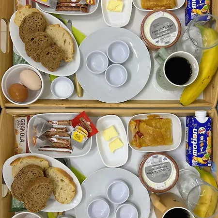 Almyris בית הארחה