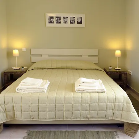 בית הארחה Almyris