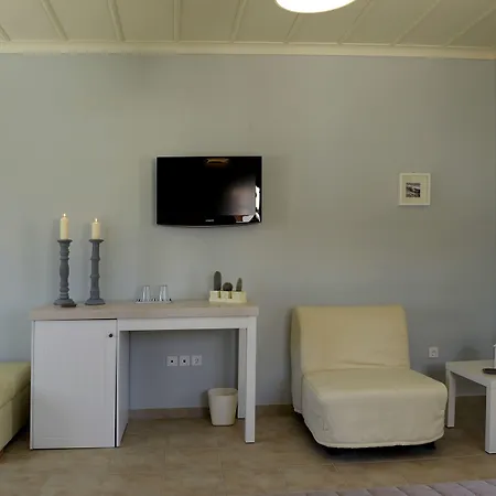 בית הארחה Almyris אדאמאס