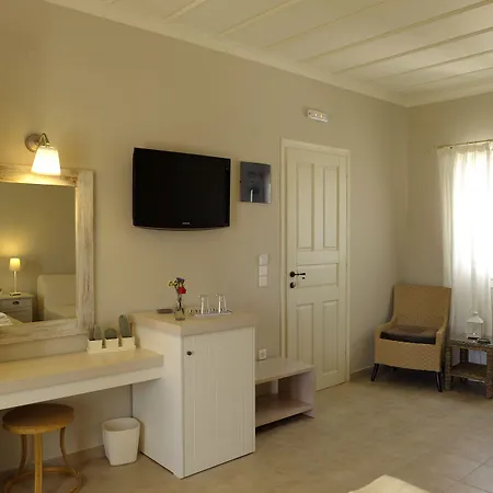 Almyris 4* Adamantas (Milos)