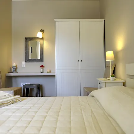 Almyris 4* Adamantas (Milos)